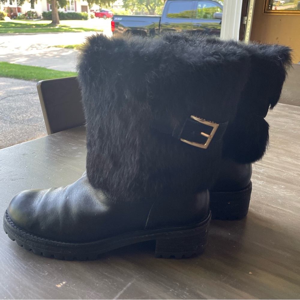 TORY BURCH•• Natural rabbit fur leather boots lug sole
